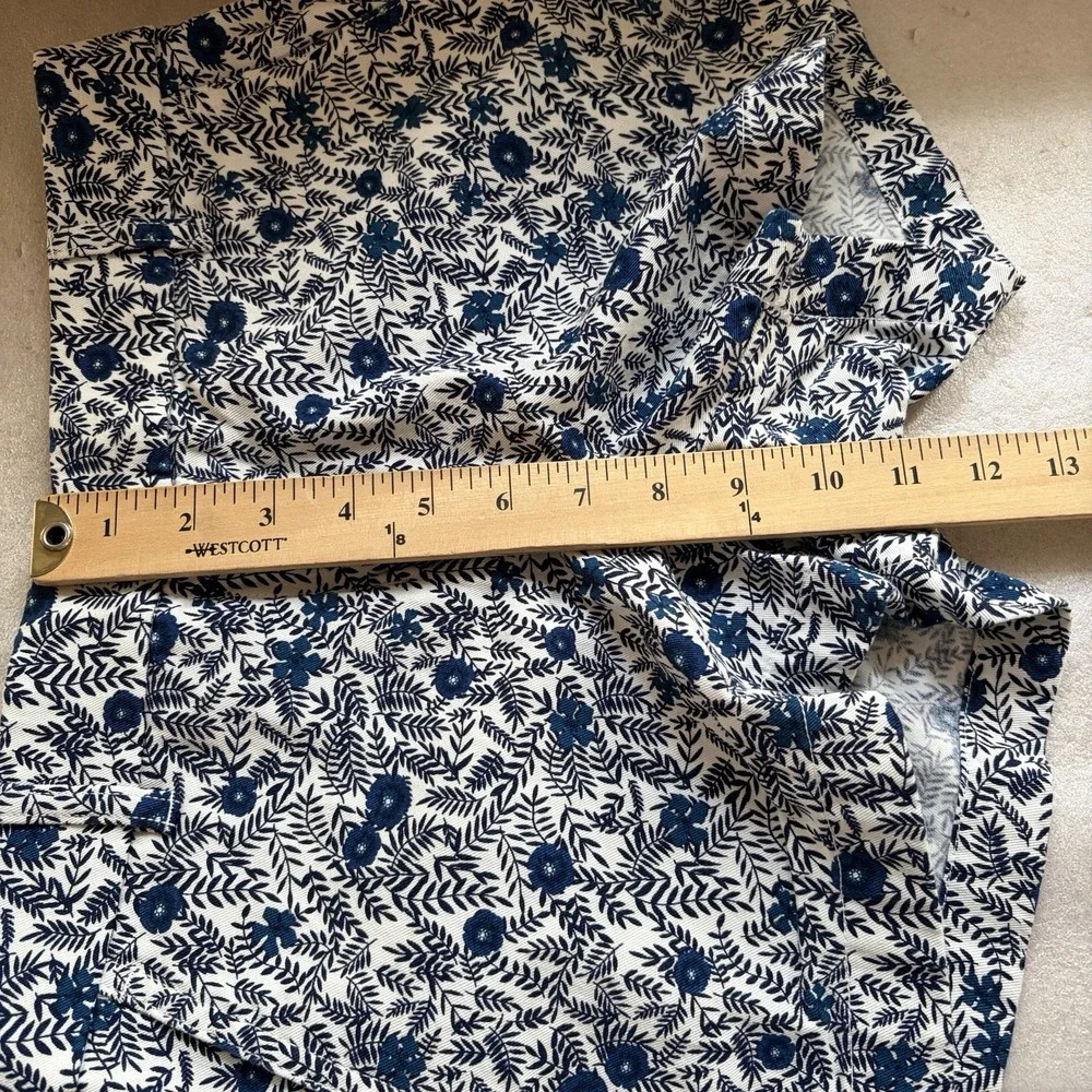 J Crew Factory Chino Shorts Women 2 Blue White Floral Print 100% Cotton 3.5 inch